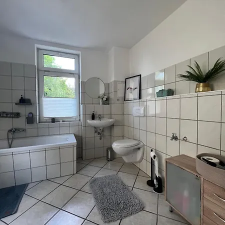 Apartment Pretty Sued